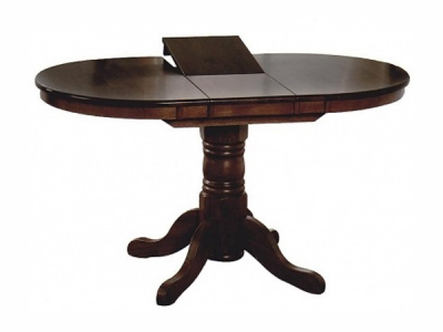 Деревянный обеденный стол с овальной столешницей
